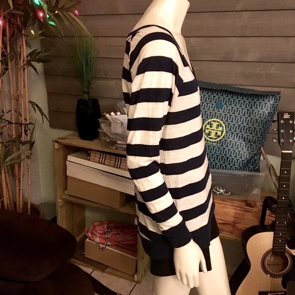 Victoria’s Secret PINK L/S Striped V-Neck Tee XS - Picture 2 of 5